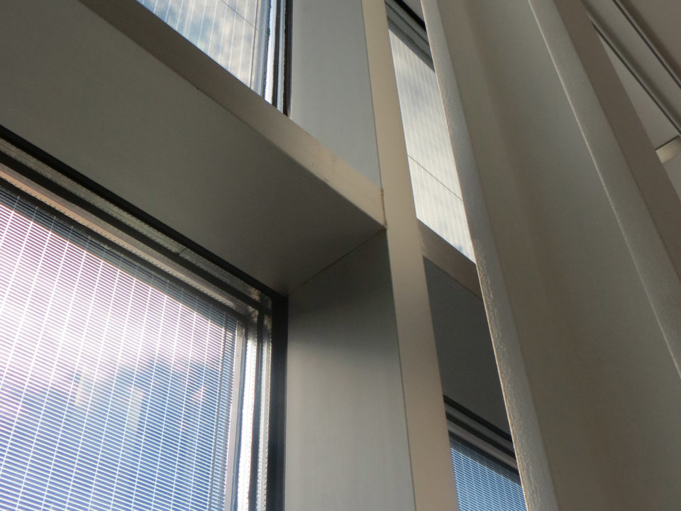 Facciata a vetri fotovoltaici